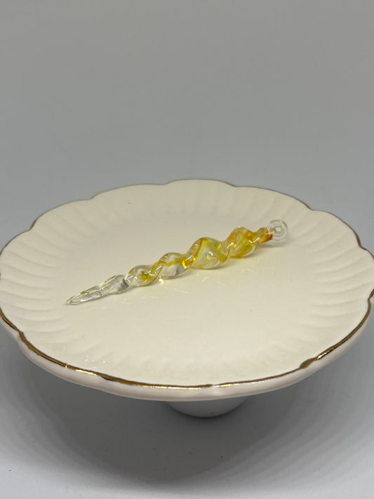 Icicle pendant in yellow